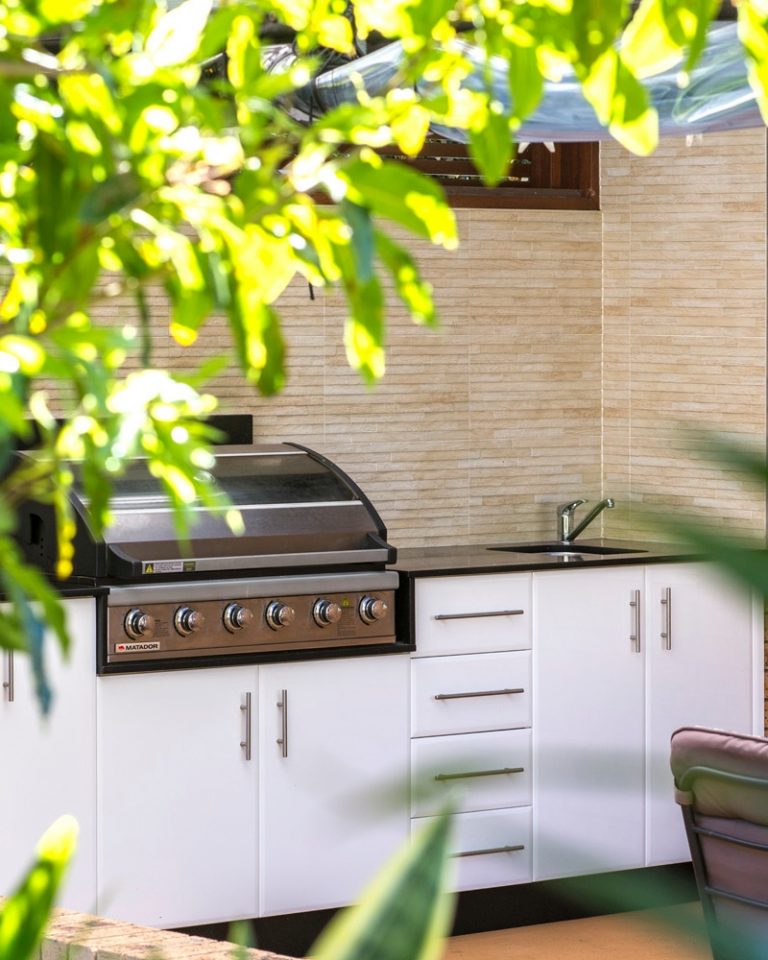 Outdoor Kitchens by DRK-Kitchens